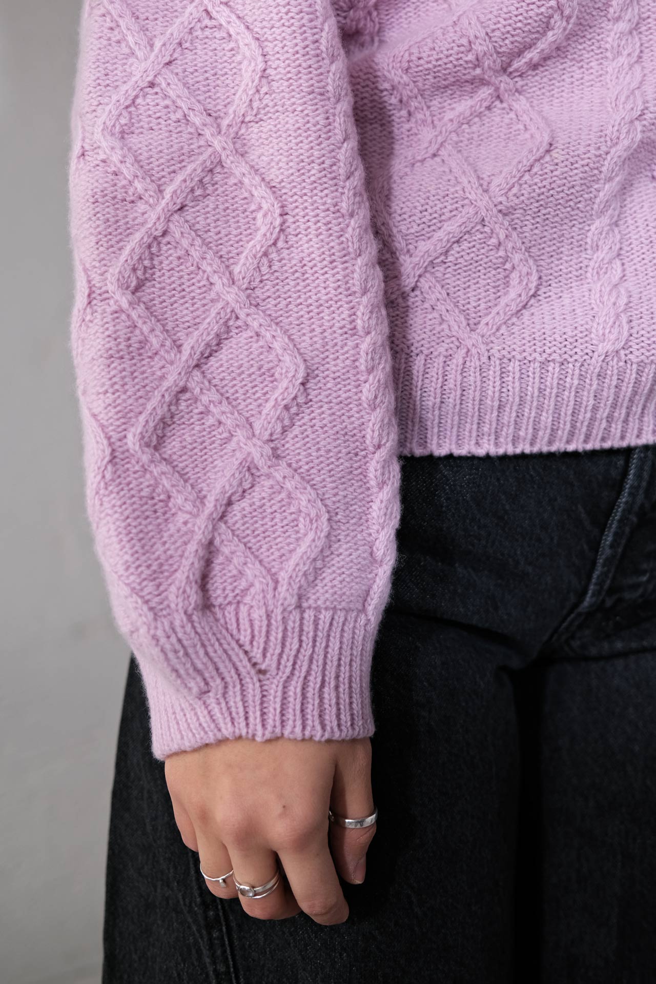 amon 1113001 Cashwool cable sweater