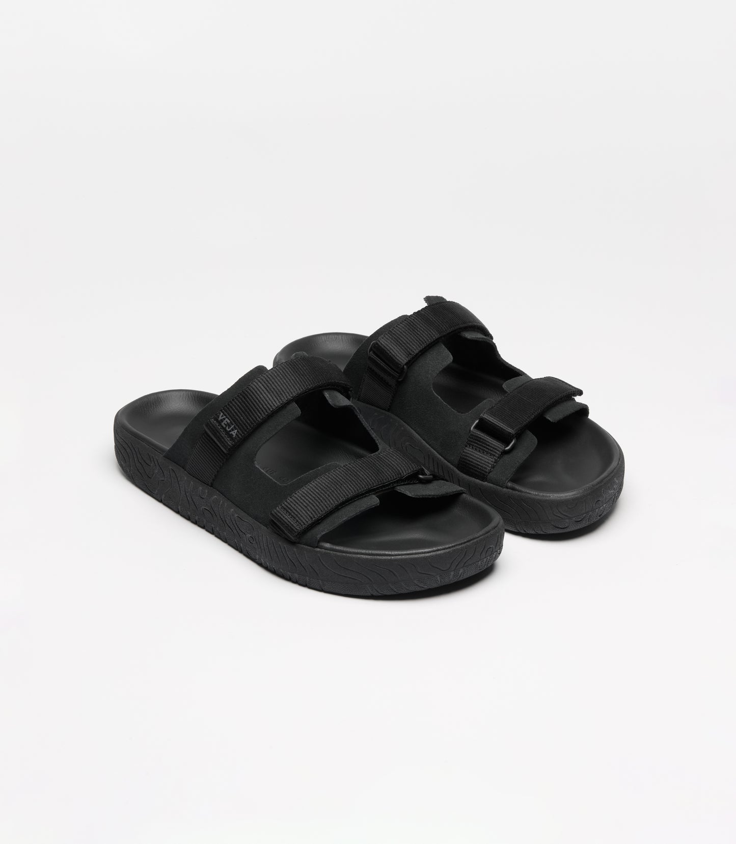VEJA ARPOADOR SUEDE SOFT FULL-BLACK MEN