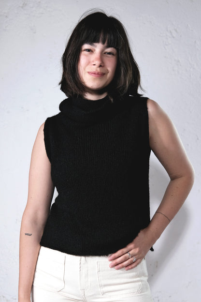 amon 1111510 fluffy sleeveless