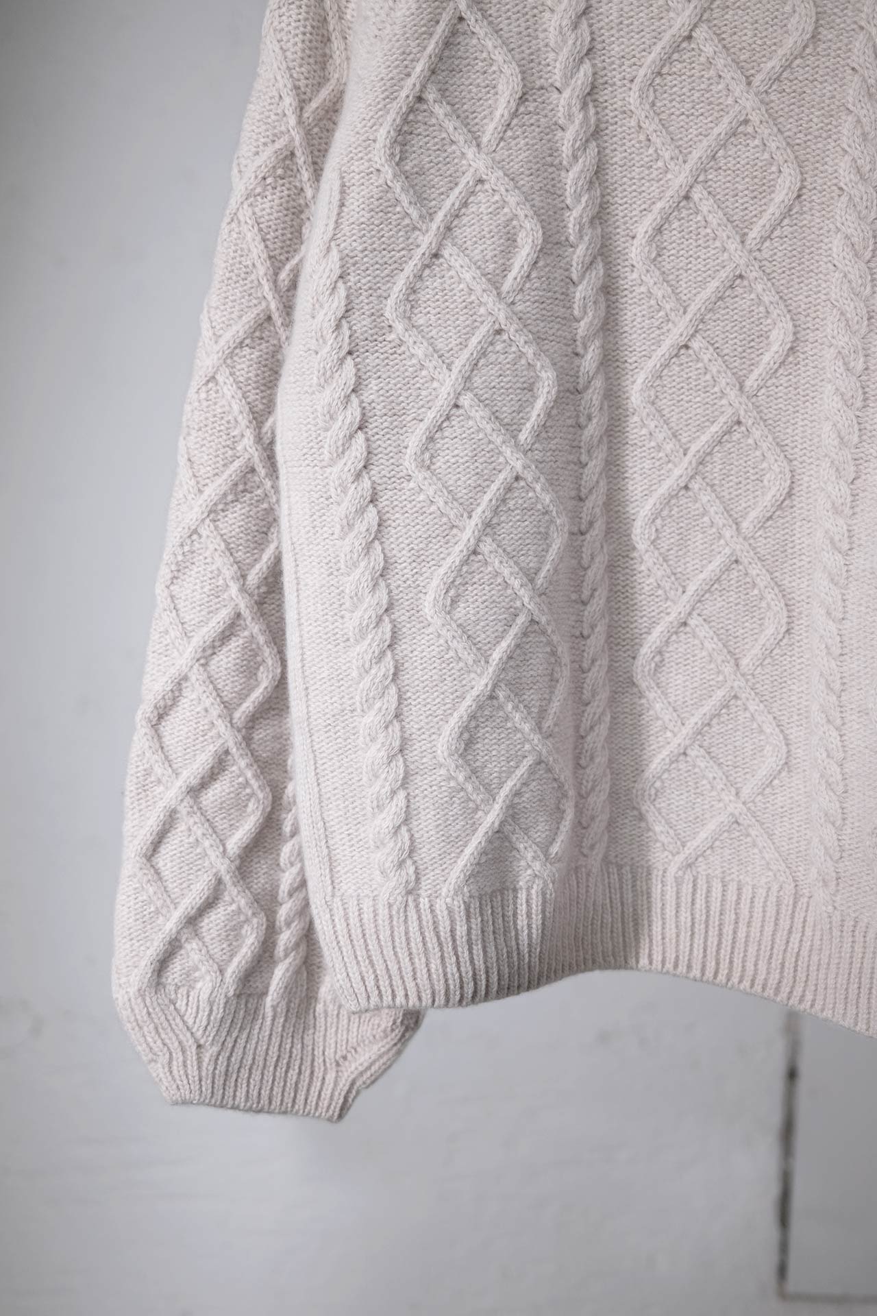 amon 1113001 Cashwool cable sweater