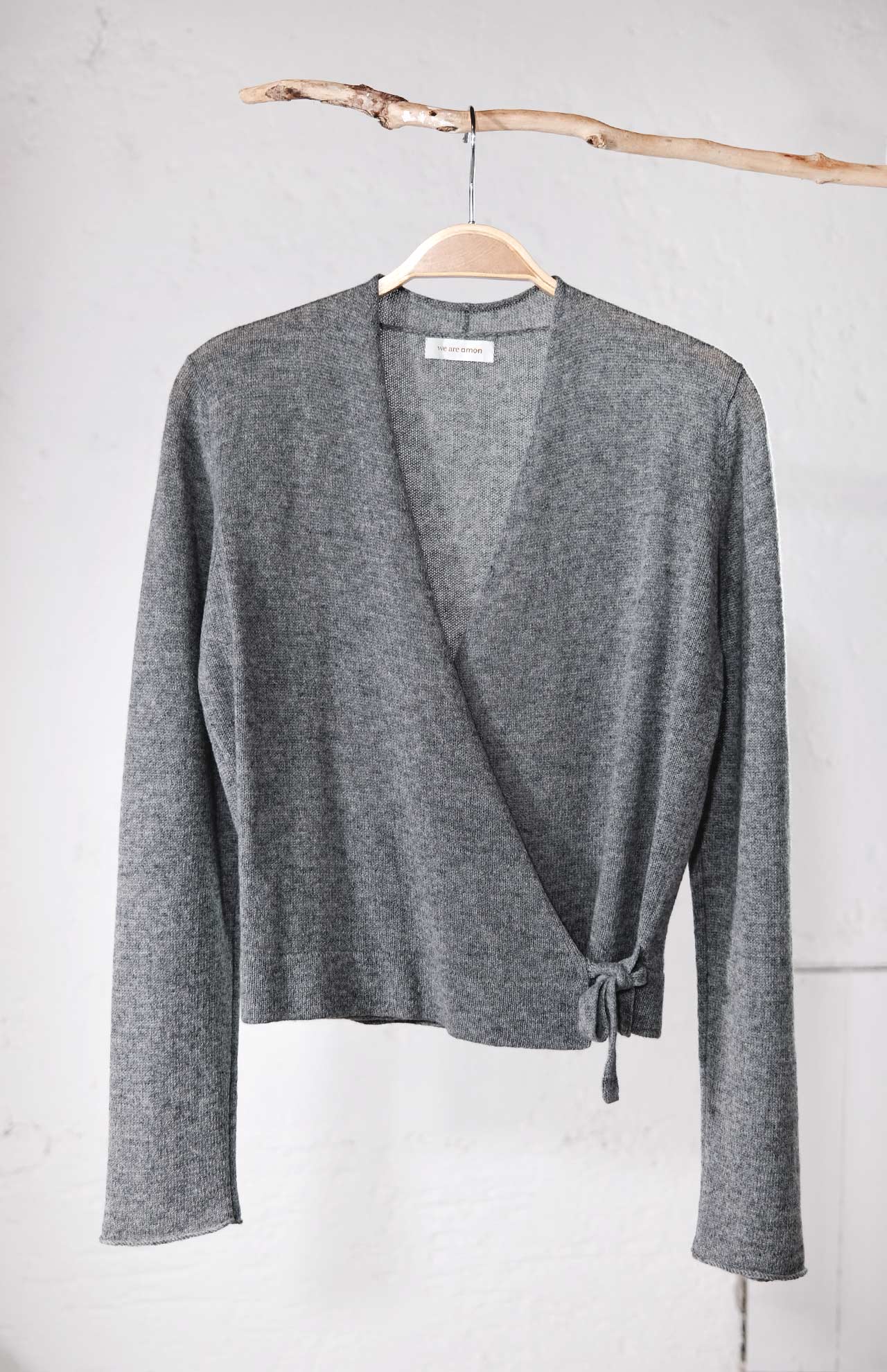 amon 1120220 short wrap cardigan