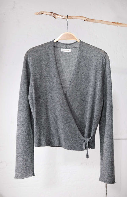 amon 1120220 short wrap cardigan