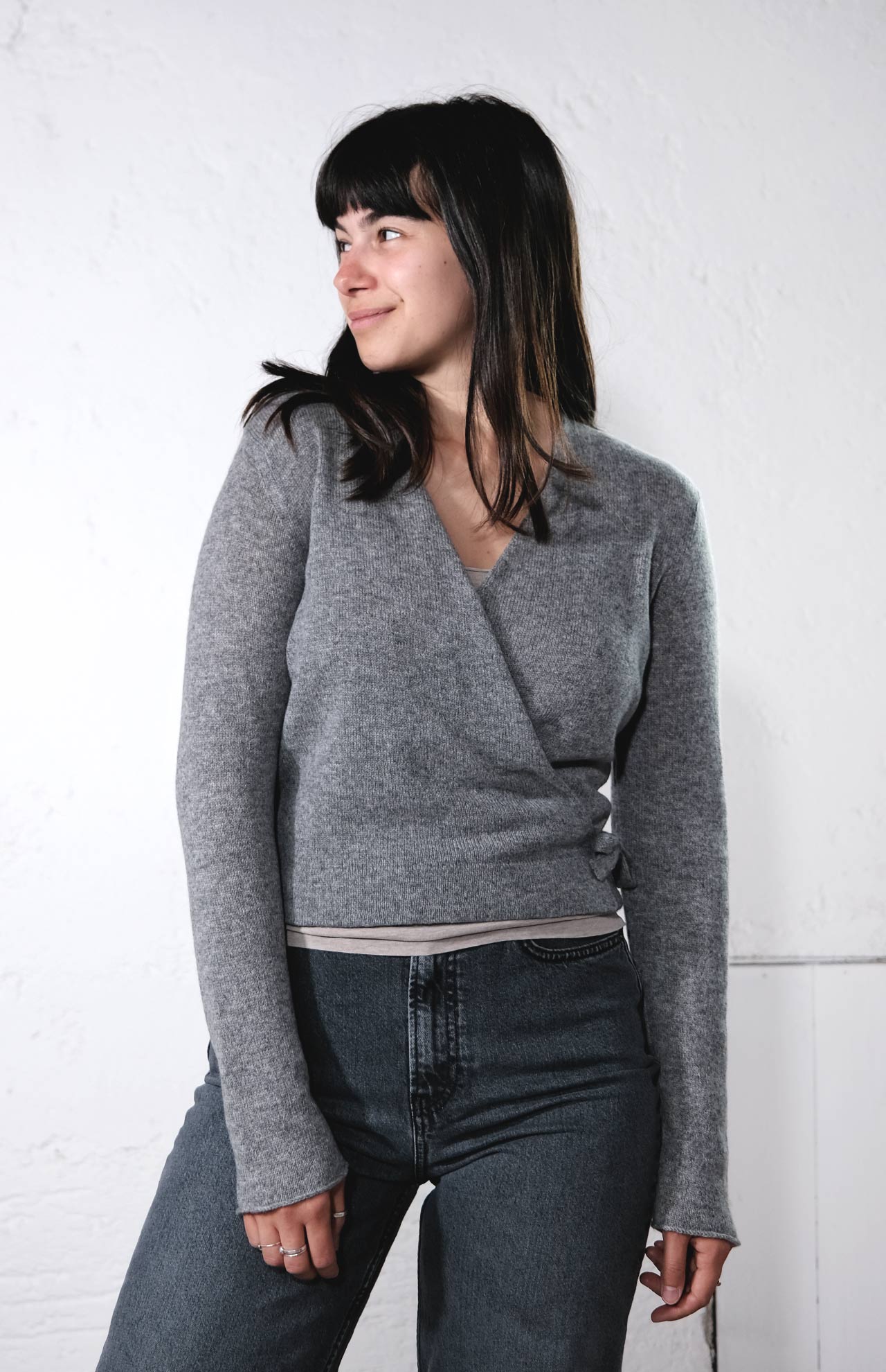 amon 1120220 short wrap cardigan