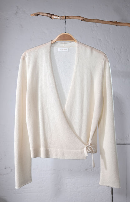 amon 1120220 short wrap cardigan