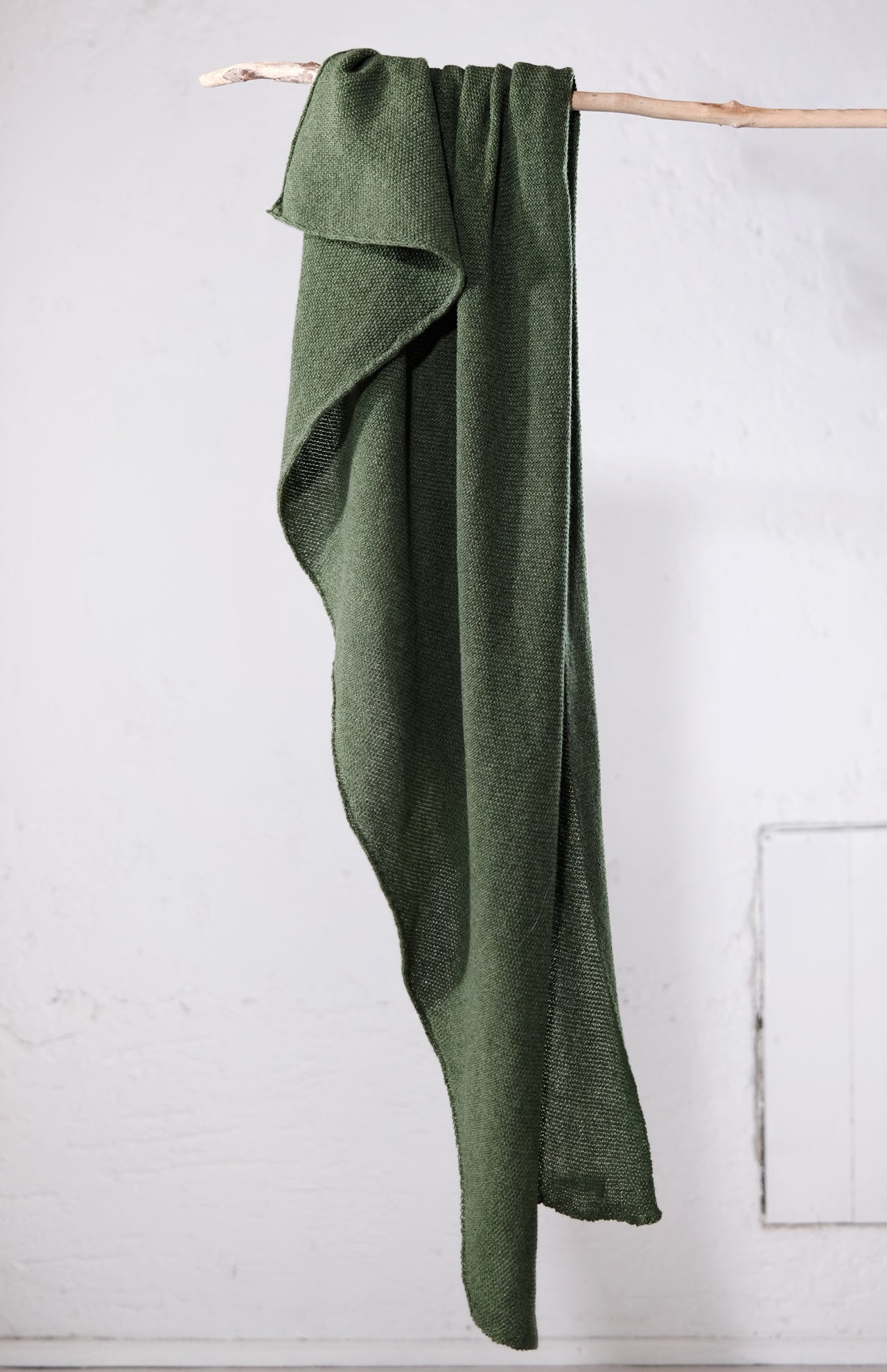 amon 1190208 triangle scarf