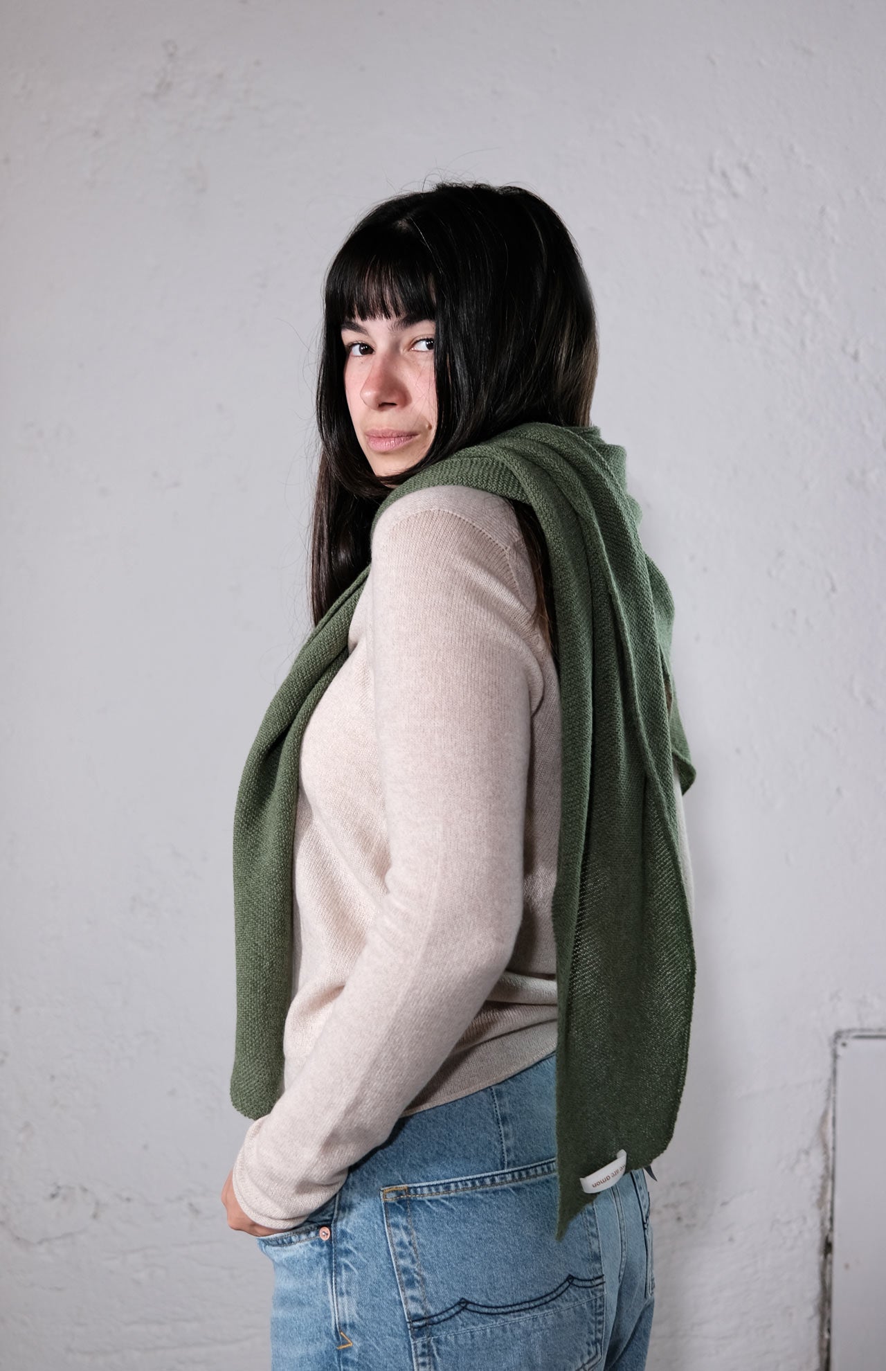 amon 1190208 triangle scarf