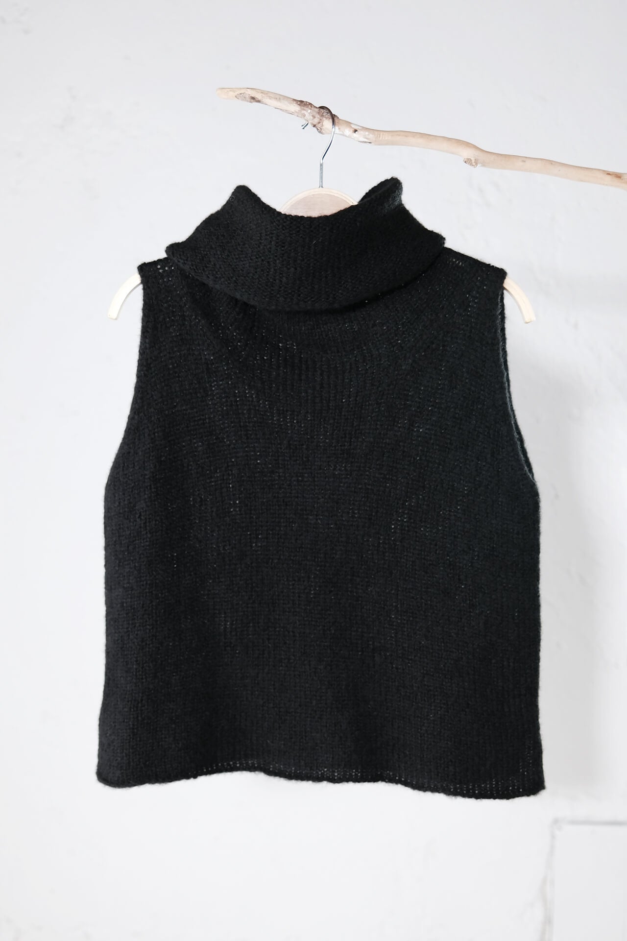 amon 1111510 fluffy sleeveless