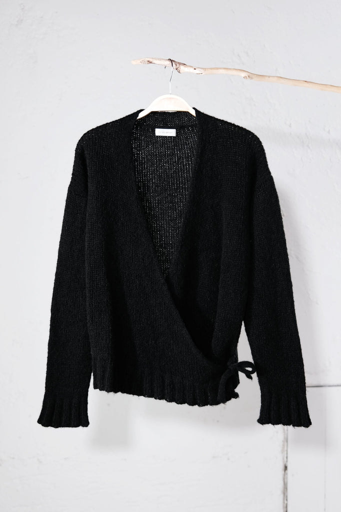 amon 1121510 Fluffy tied cardigan