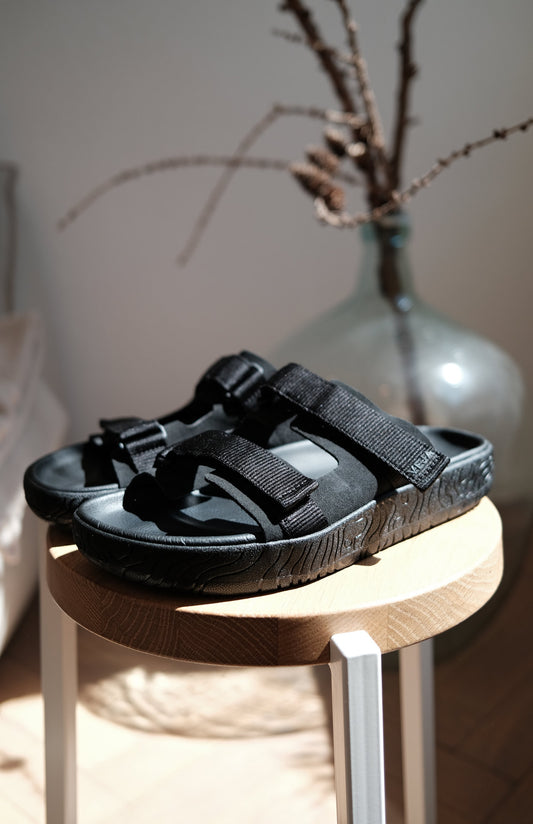 VEJA ARPOADOR SUEDE SOFT FULL-BLACK MEN