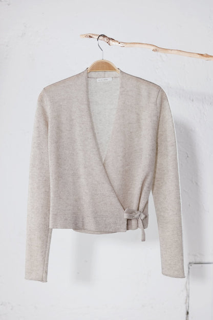 amon 1120220 short wrap cardigan