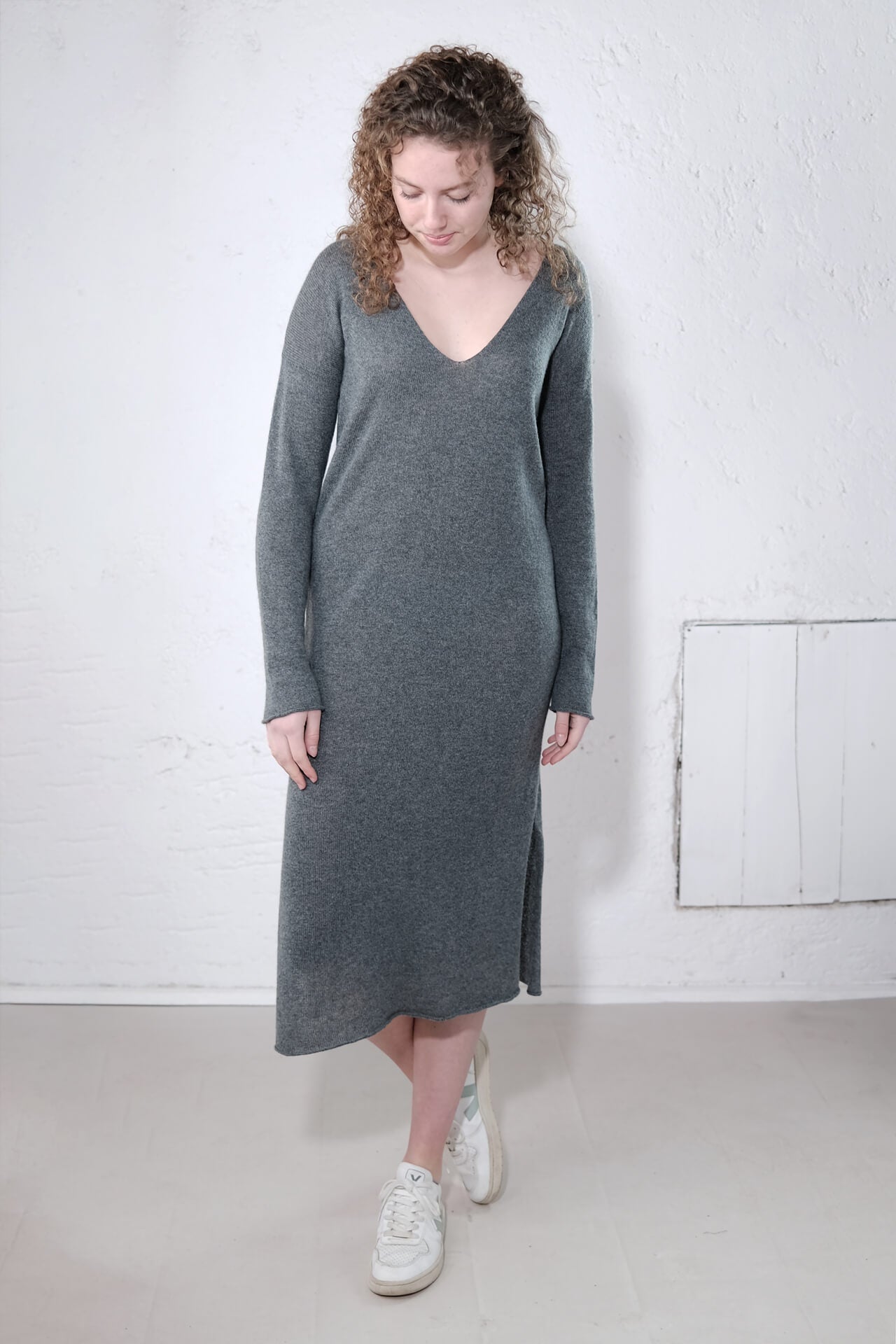 amon 1150200 deep neck dress