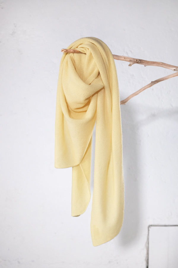 amon 1190208 triangle scarf